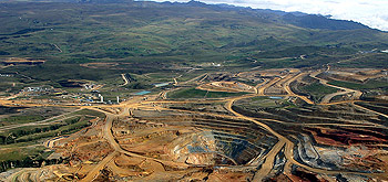 800px-OperacionesYanacocha-002.jpg